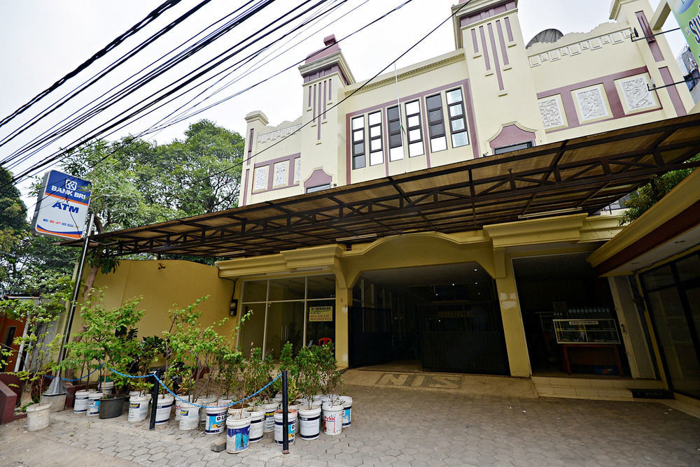 库宁安套房酒店 雅加达 外观 照片